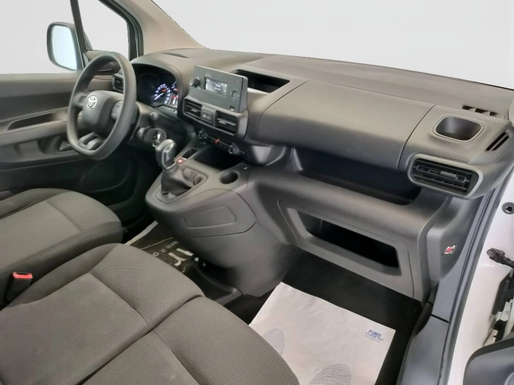 9 - Toyota Professional Proace City Proace City 1.5D 100cv S&S L2 S 10q Active