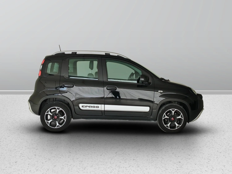 7 - Fiat Panda Panda 1.0 firefly hybrid Cross s&s 70cv 5p.ti