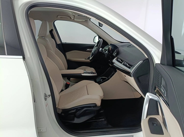 11 - BMW X1 X1 sdrive18d X-Line auto