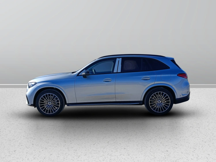 3 - Mercedes-Benz GLC 300 de 4MATIC