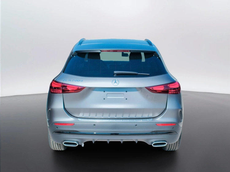 4 - Mercedes-Benz GLA 200 d automatic