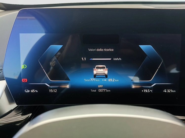12 - BMW iX1 iX1 edrive 20 X-Line