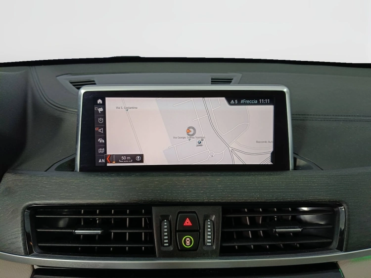 13 - BMW X1 X1 sdrive18d xLine Plus auto