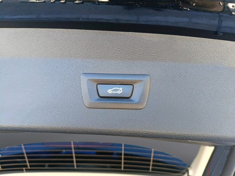 22 - BMW X1 X1 sdrive18d xLine Plus auto