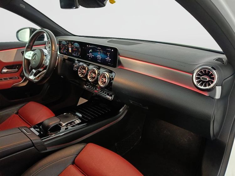 10 - Mercedes-Benz Classe A 180 d Premium auto