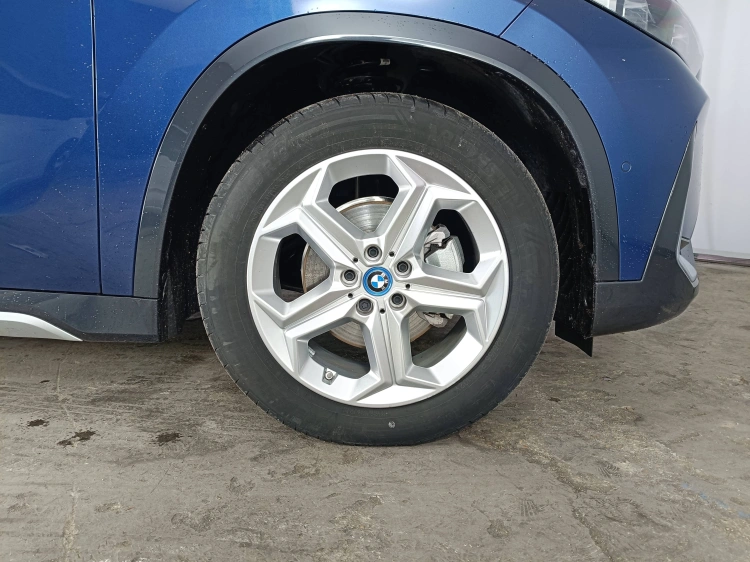 16 - BMW iX1 iX1 edrive 20 X-Line