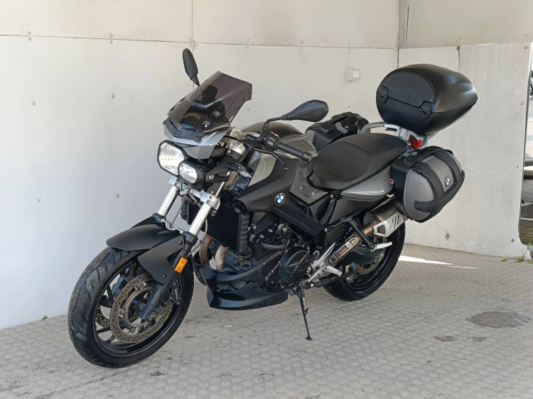 3 - BMW Motorrad R F 800 R