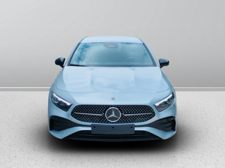 2 - Mercedes-Benz Classe A 180 d Automatic