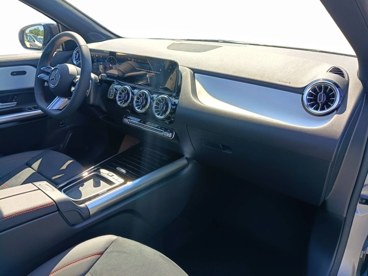 9 - Mercedes-Benz GLA 200 d automatic