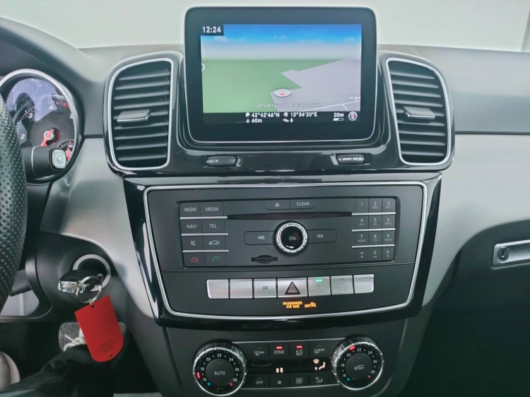 16 - Mercedes-Benz GLE 250 d Sport 4matic auto