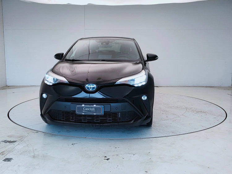 2 - Toyota C-HR C-HR 1.8h Trend e-cvt