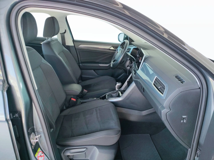 14 - Volkswagen T T-Roc 1.5 tsi Life dsg