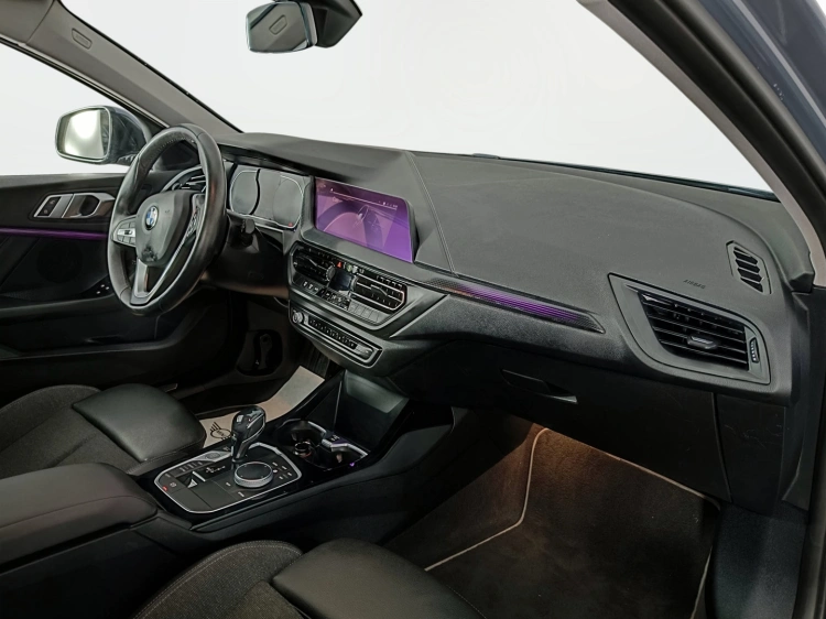 10 - BMW Serie 1 118i Sport 136cv auto