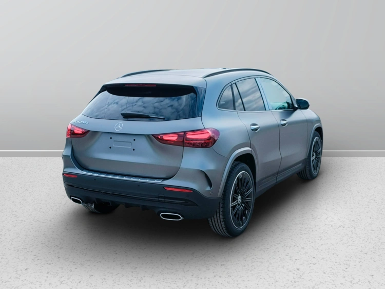 6 - Mercedes-Benz GLA 200 d automatic