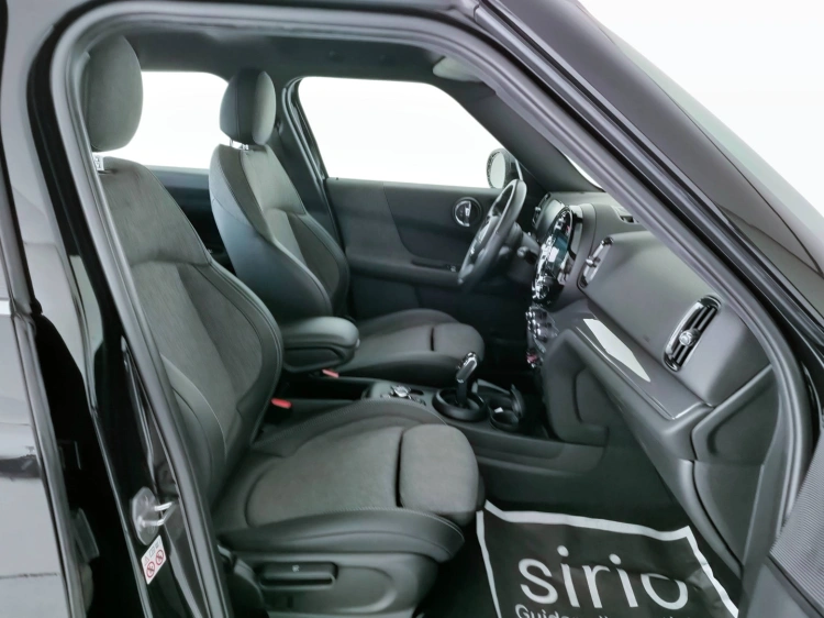 9 - MINI Countryman Mini Countryman 1.5 One Hype auto