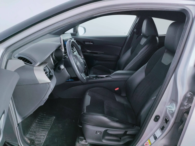 11 - Toyota C-HR C-HR 1.8h Dynamic 2wd e-cvt