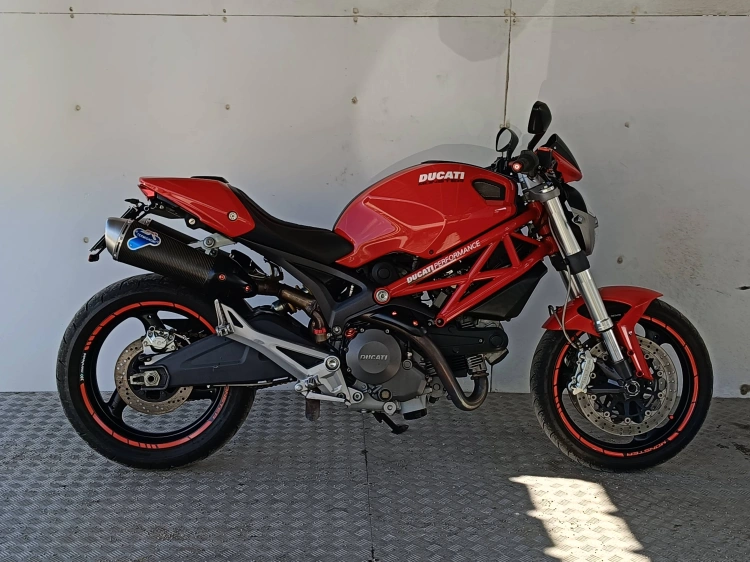 1 - Ducati E3027 CAGIVA RAPTOR 650