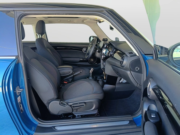 10 - MINI Cooper Mini 3p 1.5 Cooper Classic auto
