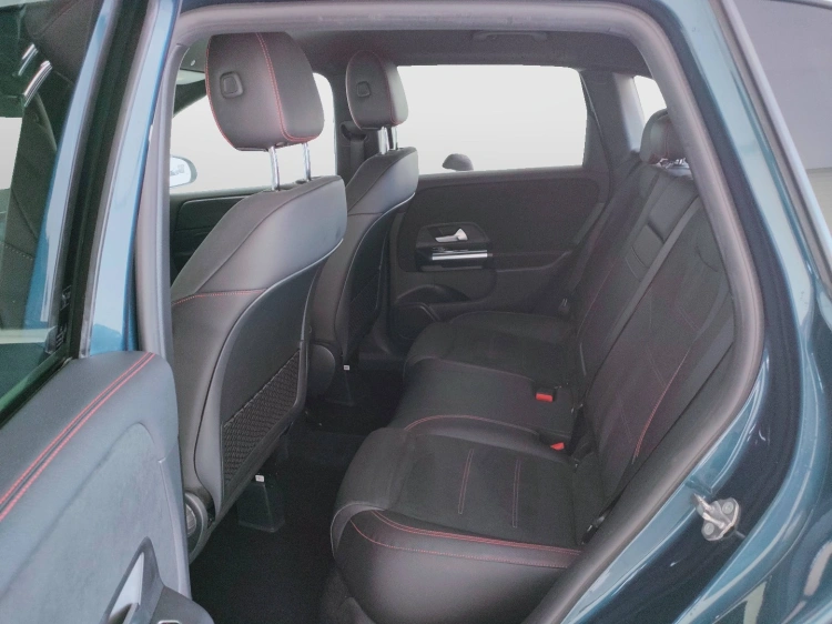 14 - Mercedes-Benz Classe B 180 d Premium auto
