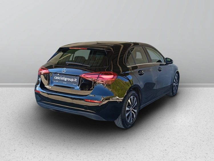 4 - Mercedes-Benz Classe A 180 d Advanced auto