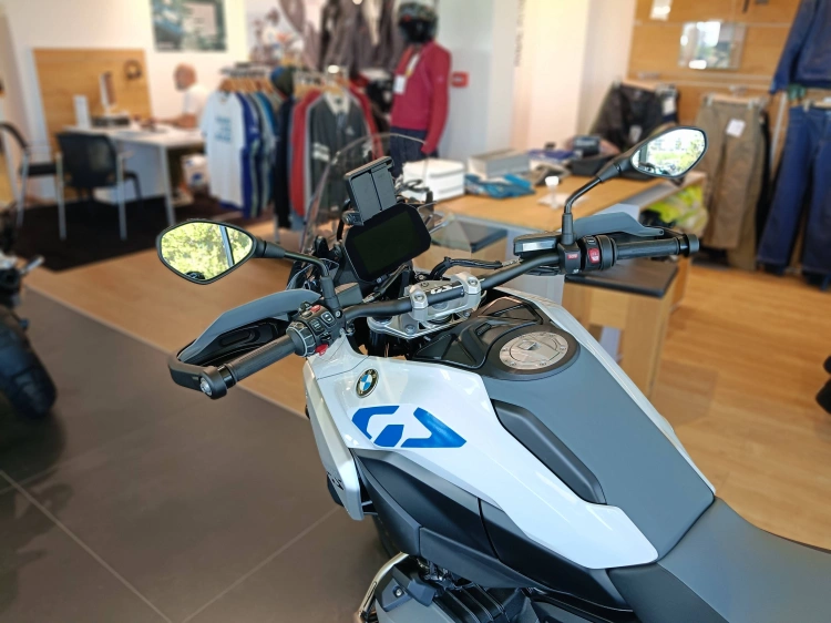 6 - BMW Motorrad GS R 1300 GS