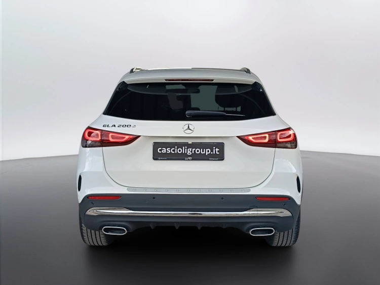 5 - Mercedes-Benz GLA 200 d Premium auto