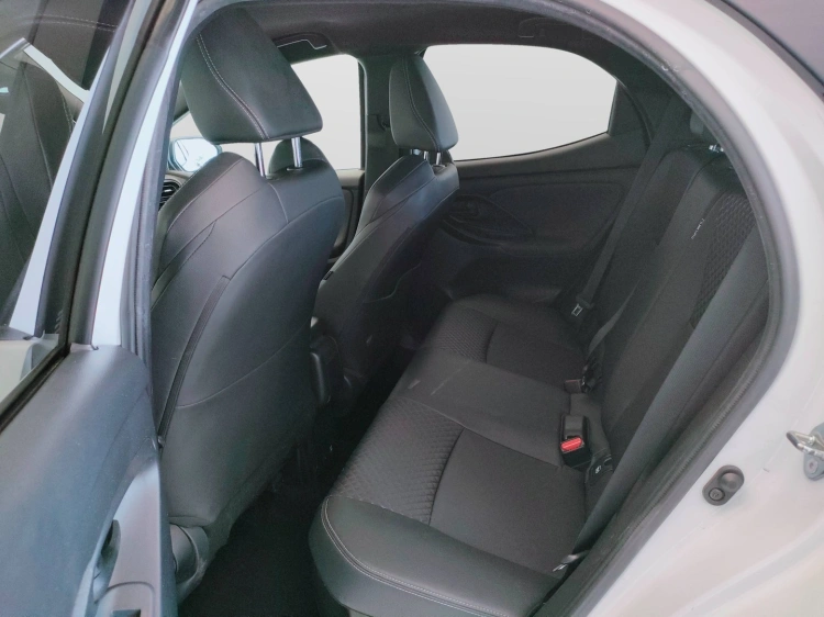 11 - Toyota Yaris Yaris 1.5h Style
