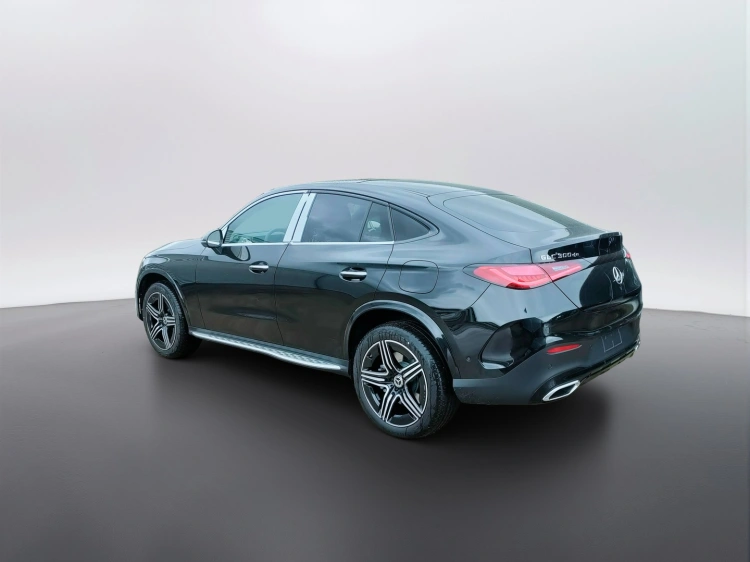 5 - Mercedes-Benz GLC 300 de 4Matic Plug-in Hybrid Coupe