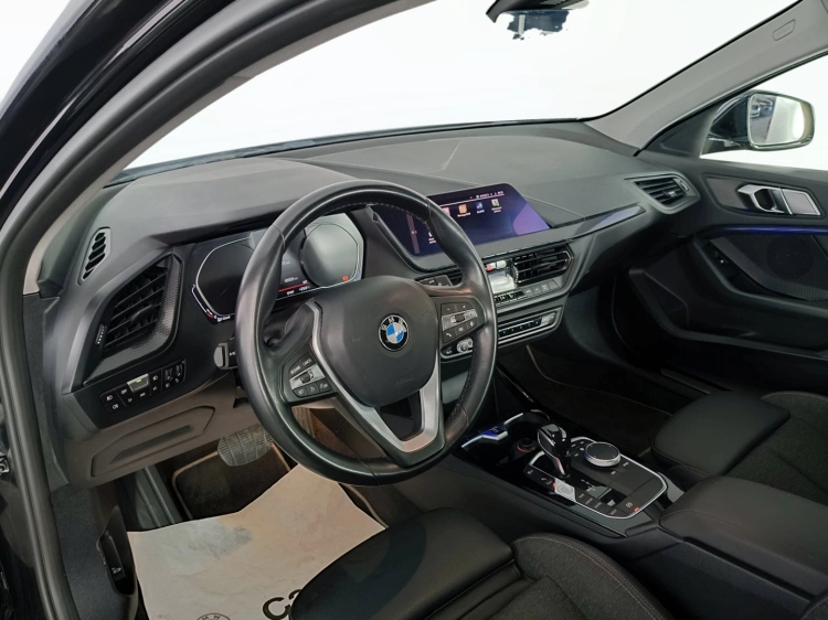 8 - BMW Serie 1 116d Sport auto