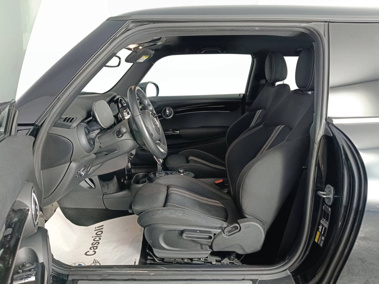 8 - MINI Cooper Mini 3p Cooper SE Classic auto