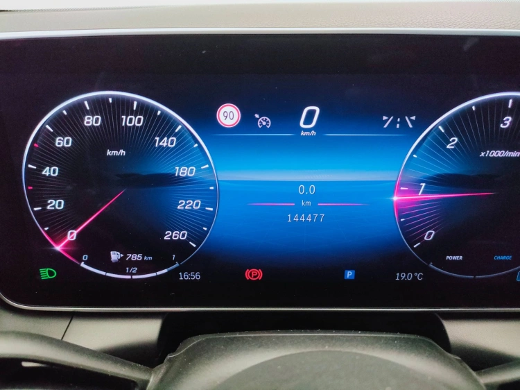 18 - Mercedes-Benz GLC 220 d Advanced Plus 4matic auto