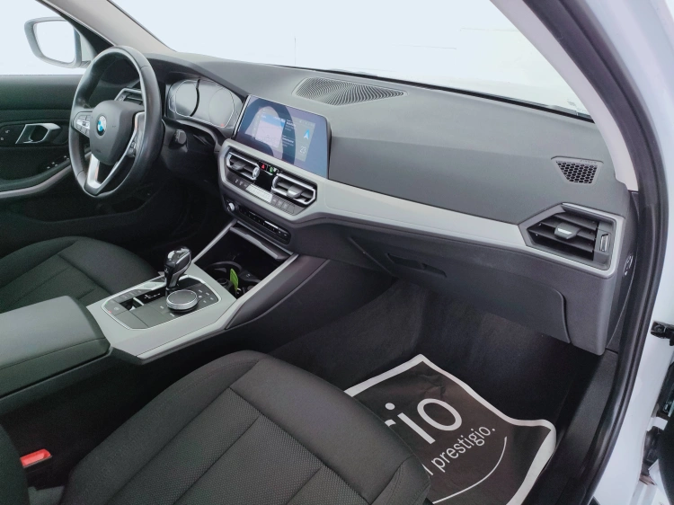 9 - BMW Serie 3 318d Touring mhev 48V Business Advantage auto