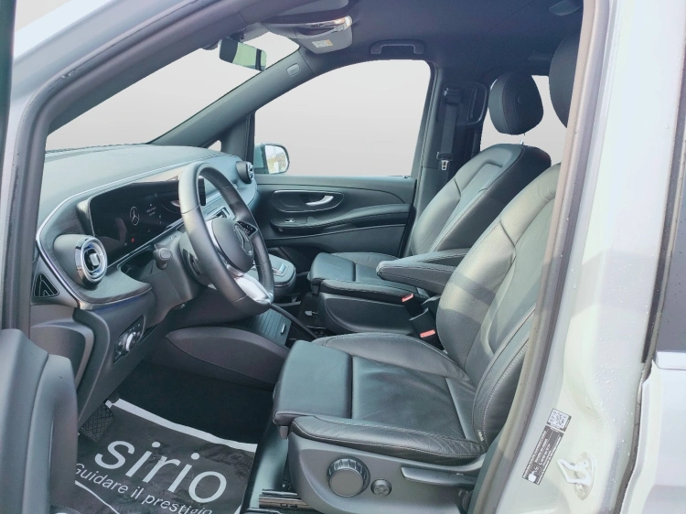 11 - Mercedes-Benz Classe V Extralong 250 d Avantgarde auto