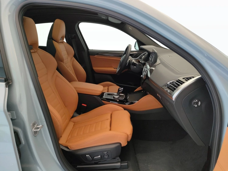 10 - BMW X4 BMW X4 M40d xDrive