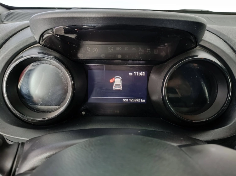 12 - Toyota Yaris Yaris 1.5h Premiere