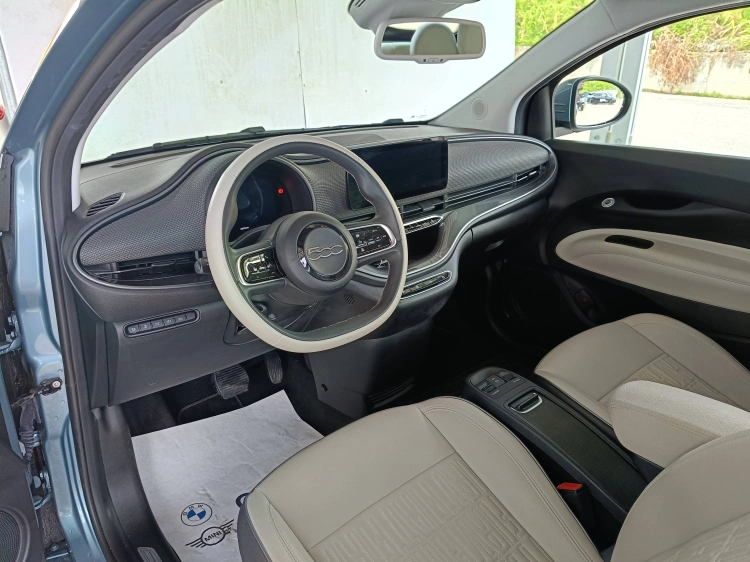 7 - Fiat 500e 500e 3+1 La Prima