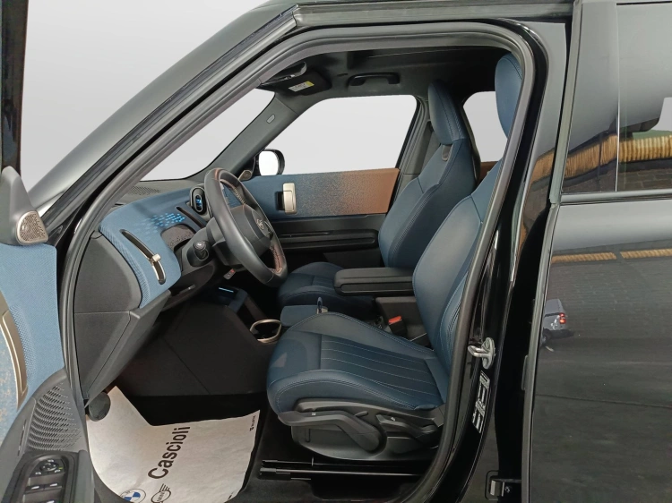 8 - MINI Countryman Mini Countryman 2.0 48V D Classic auto