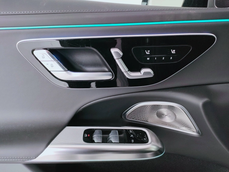 12 - Mercedes-Benz Classe E 300 de phev AMG Line Premium 4matic auto