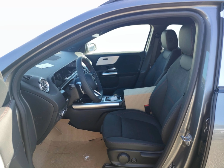 8 - Mercedes-Benz GLA 200 d automatic