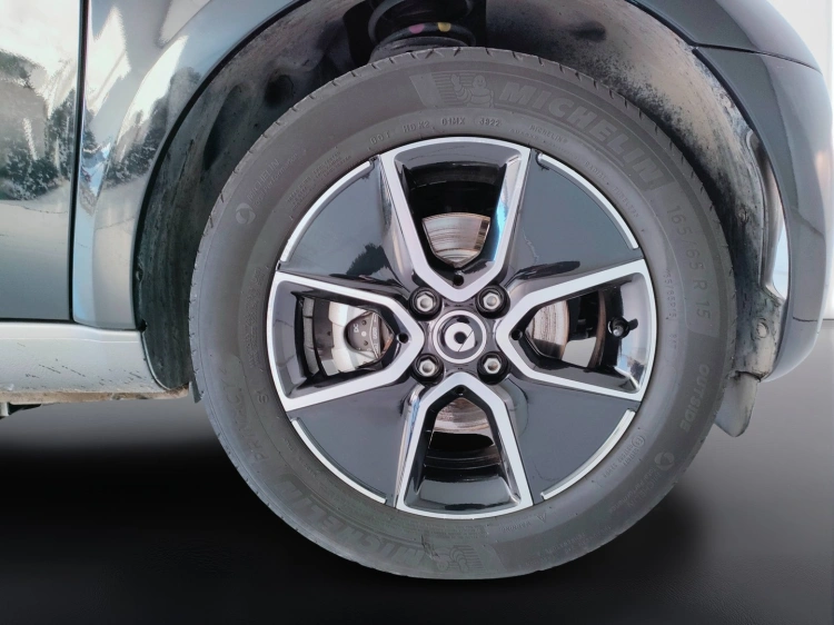 8 - smart fortwo Fortwo eq Passion 22kW