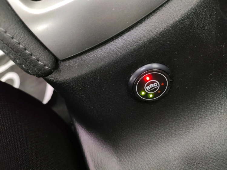 13 - Nissan Micra Micra 1.0 ig-t Eco Acenta Gpl