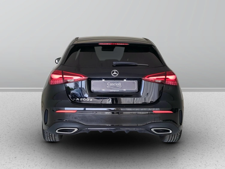 4 - Mercedes-Benz Classe A 200 d AMG Line Premium Plus auto