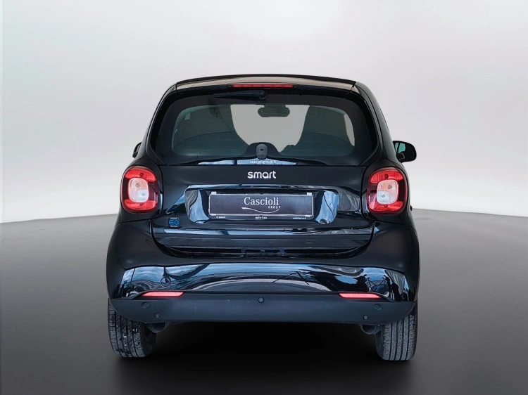 6 - smart fortwo Fortwo eq Passion 22kW