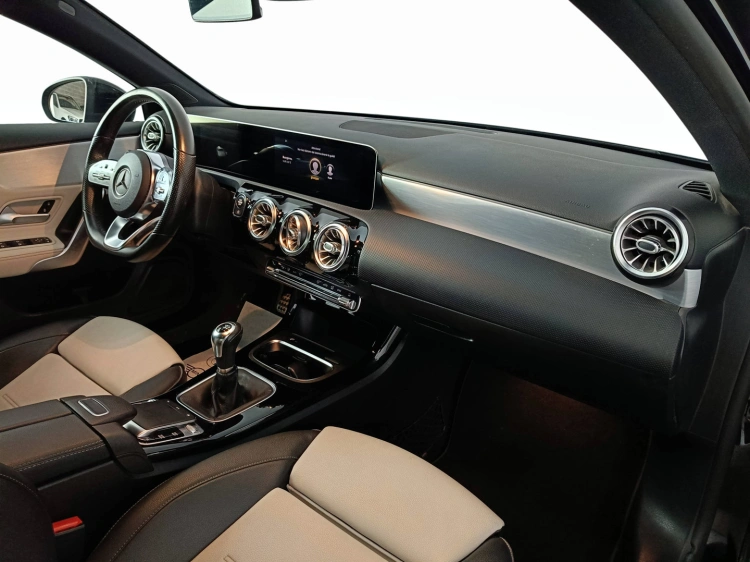 10 - Mercedes-Benz Classe A 180 d Premium