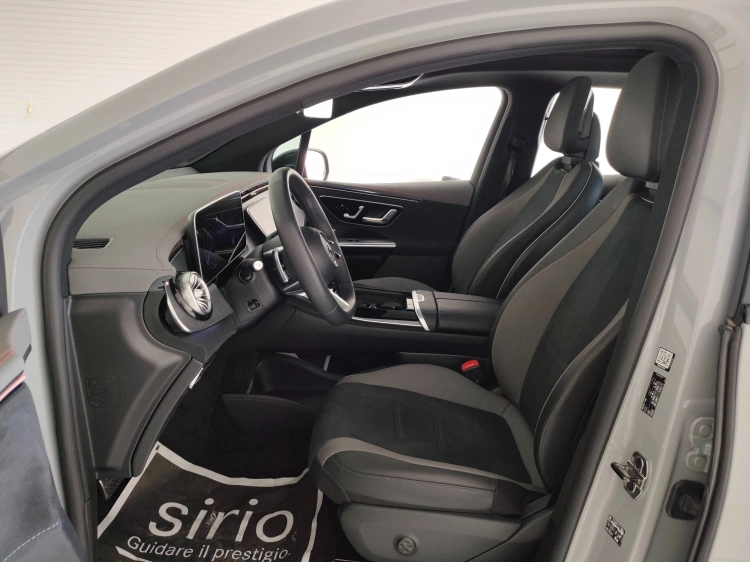 16 - Mercedes-Benz EQE SUV 350+ AMG Line Premium