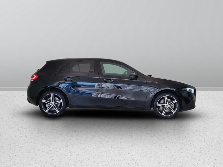7 - Mercedes-Benz Classe A 250 e phev (eq-power) Sport auto