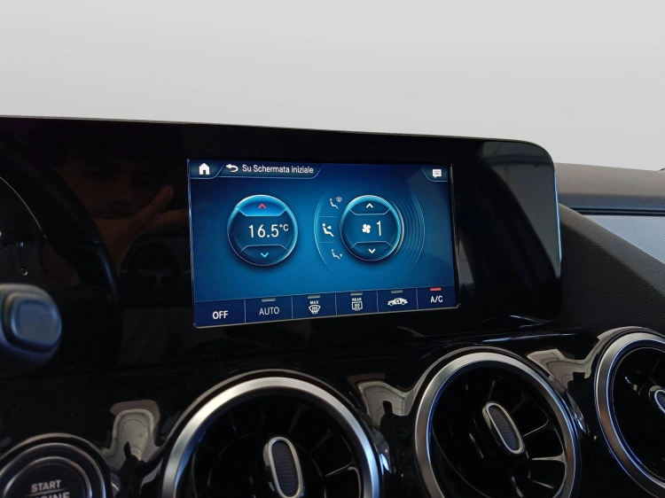 15 - Mercedes-Benz Classe B 180 d Sport auto