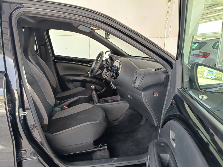 10 - Toyota Aygo X Aygo X 1.0 Active 72cv