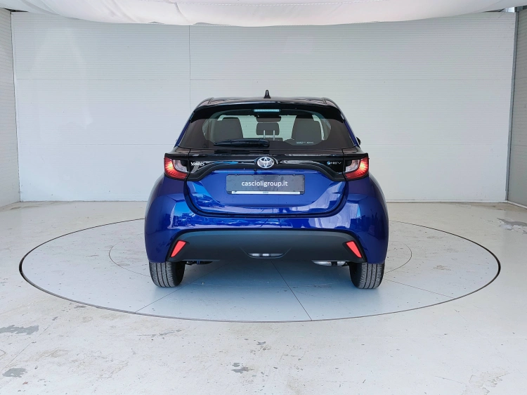 6 - Toyota Yaris YARIS 1.5H ECVT 5P MY26