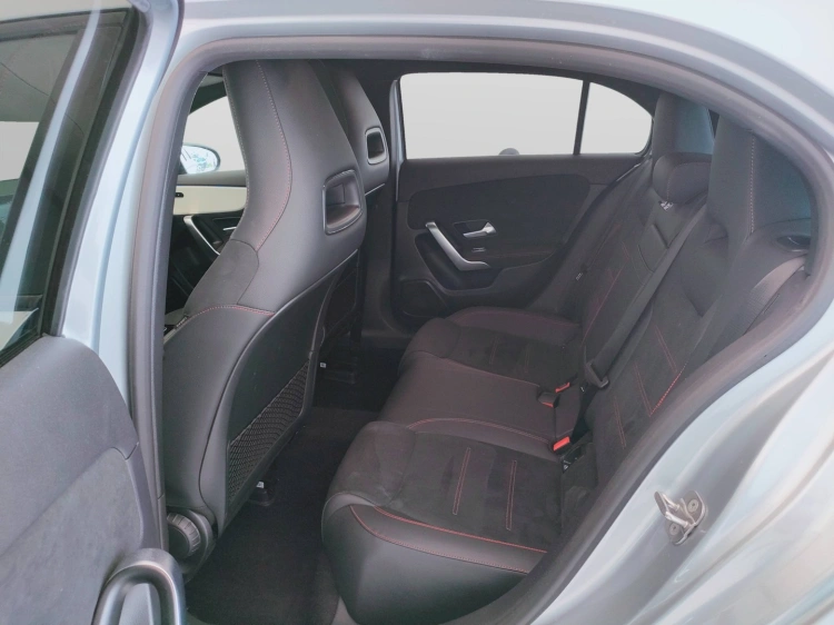 11 - Mercedes-Benz Classe A 180 d AMG Line Advanced Plus auto